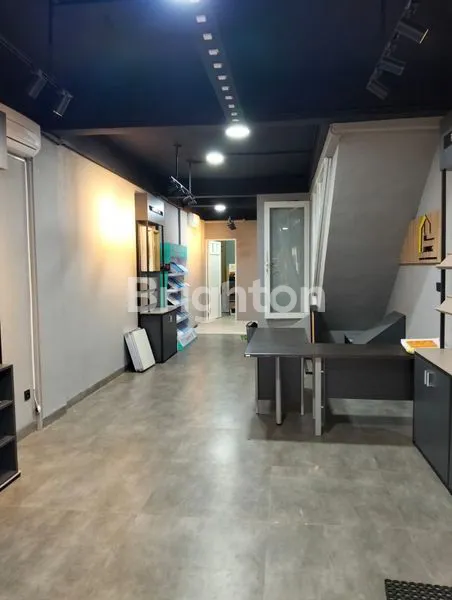 image LOKASI STRATEGIS, PARKIRAN TIDAK BERBAYAR , RUKO COMMPARK 2 1/2 LANTAI, LT 76M,LB -/+ 156M,ADA 2 GUDANG , DI BOULEVARD JALAN ,SEBERANG SHELL..BANGUNAN SUDAH RENOVASI, COCOK UNTUK KANTOR,RESTO DLL,KOTA WISATA, CIBUBUR, GUNUNG PUTRI, BOGOR, JAWA BARAT (1)