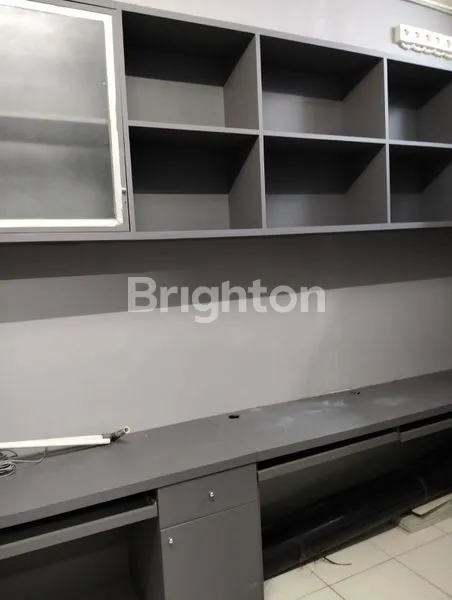 image LOKASI STRATEGIS, PARKIRAN TIDAK BERBAYAR , RUKO COMMPARK 2 1/2 LANTAI, LT 76M,LB -/+ 156M,ADA 2 GUDANG , DI BOULEVARD JALAN ,SEBERANG SHELL..BANGUNAN SUDAH RENOVASI, COCOK UNTUK KANTOR,RESTO DLL,KOTA WISATA, CIBUBUR, GUNUNG PUTRI, BOGOR, JAWA BARAT (7)