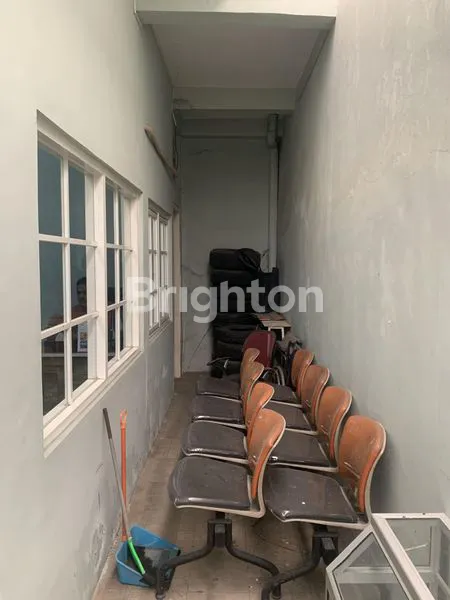 image SHOWROOM MOBIL RAYA BARATAJAYA SURABAYA (4)