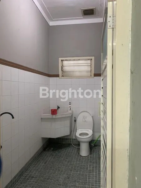 image SHOWROOM MOBIL RAYA BARATAJAYA SURABAYA (6)