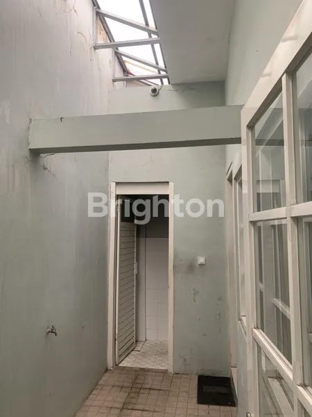 image SHOWROOM MOBIL RAYA BARATAJAYA SURABAYA (7)