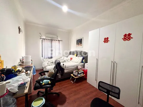 image DIJUAL MURAH! RUMAH 3 LANTAI 3 BR STRATEGIS SUMUR BOR CENGKARENG JAKARTA BARAT (5)