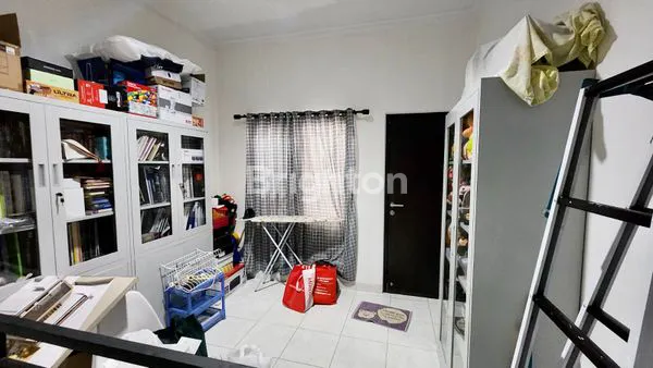 image DIJUAL MURAH! RUMAH 3 LANTAI 3 BR STRATEGIS SUMUR BOR CENGKARENG JAKARTA BARAT (7)