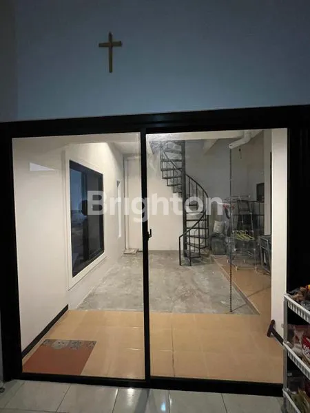 image RUMAH FURNISH DEKAT KAMPUS UBAYA-RS. UBAYA AREA PANJANG JIWO PERMAI SURABAYA  (4)