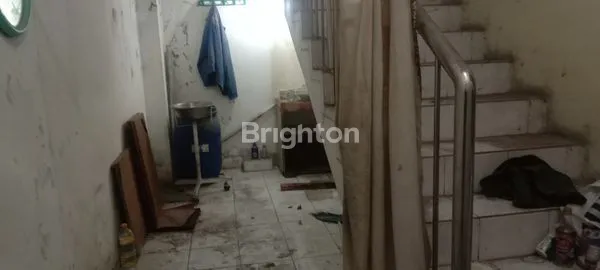 image RUKO BESAR 2 LT LOKASI STRATEGIS PINGGIR JALAN KUSUMANEGARA YOGYAKARTA (7)