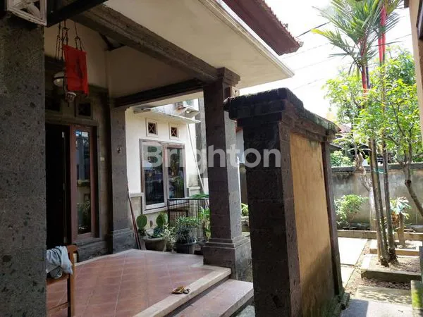 image  RUMAH 2 LANTAI LOKASI JALAN UTAMA RENON (3)