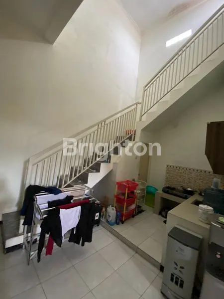 image RUMAH MINIMALIS 2 LANTAI, SIAP HUNI DI PERUM GRAND SURYA (BUDURAN) (7)