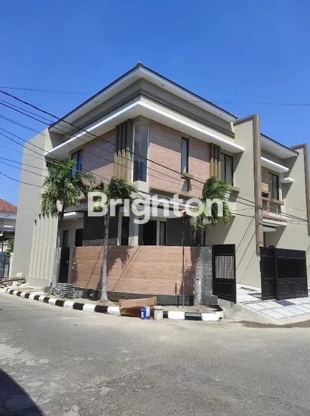 image RUMAH MEWAH SIAP HUNI SUTOREJO PRIMA POSISI HOOK DEKAT RAYA MULYOSARI (1)