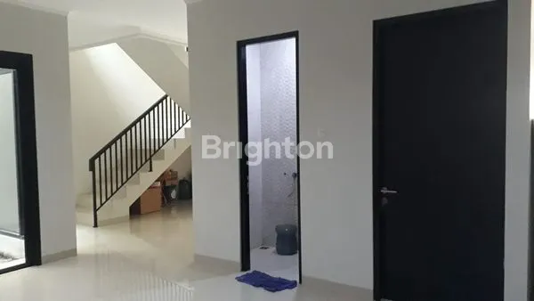 image RUMAH SIAP HUNI DAERAH TEBET BARAT,JAKARTA SELATAN (3)