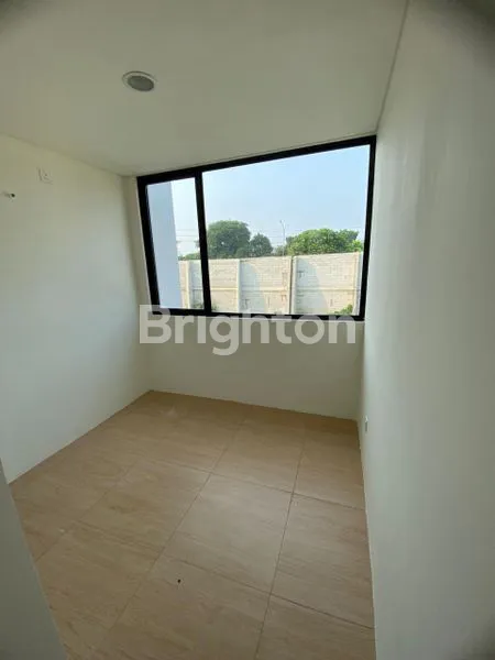 image RUMAH BARU SIAP HUNI DI CENDANA ESSENCE LIPPO KARAWACI TANGERANG (4)
