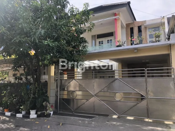 image RUMAH MEWAH MINIMALIS 2 LANTAI  LEBAR 15 HOOK SIAP HUNI BABATAN PRATAMA SURABAYA BARAT (1)