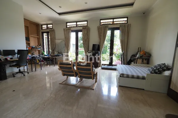 image RUMAH ISTIMEWA DI MENTENG BINTARO (5)