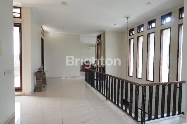 image RUMAH ISTIMEWA DI MENTENG BINTARO (7)