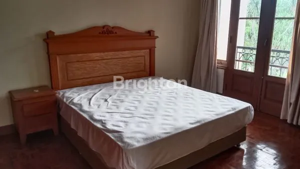 image RUMAH TOWN HOUSE DISEWA 2 LANTAI LOKASI KEREN (6)