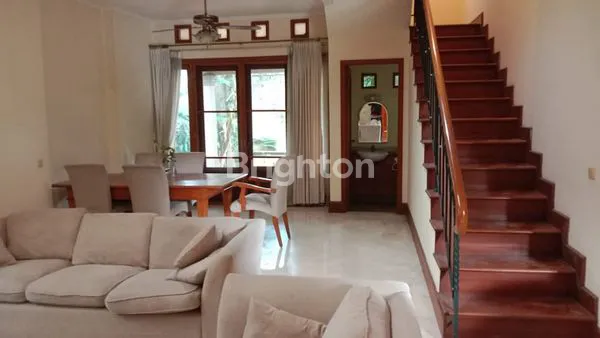 image RUMAH TOWN HOUSE DISEWA 2 LANTAI LOKASI KEREN (2)