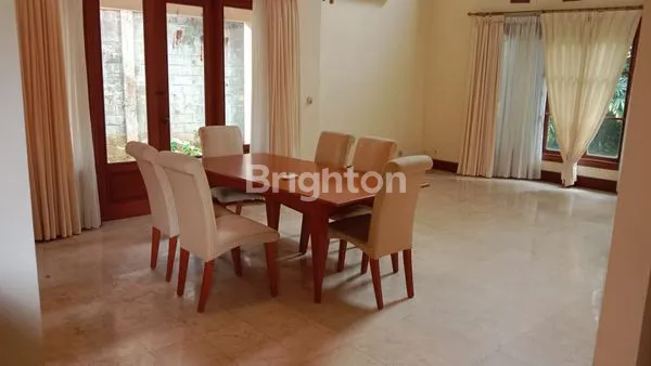 image TOWN HOUSE DISEWA 2 LANTAI LOKASI KEREN (2)