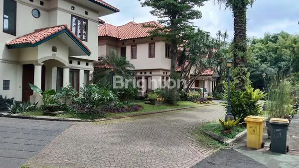 image TOWN HOUSE DISEWA 2 LANTAI LOKASI KEREN (6)