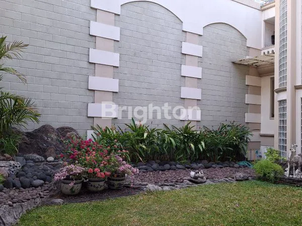 image RUMAH SIAP HUNI DEKAT MAYJEN SUNGKONO (2)