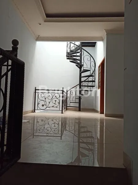 image RUMAH TANJUNG DUREN SIAP HUNI 3 LANTAI UNFURNISHED (6)