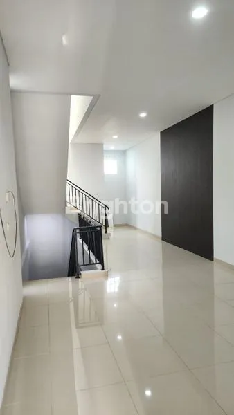 image RUKO SIAP PAKAI SIAP JUALAN SIAP CUAN DEKAT RESTORAN PHOENIX (3)