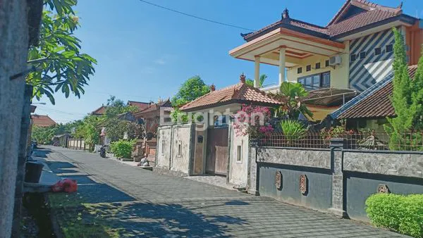 image RUMAH 2 LANTAI BESAR DAN LUAS DI DENPASAR (1)