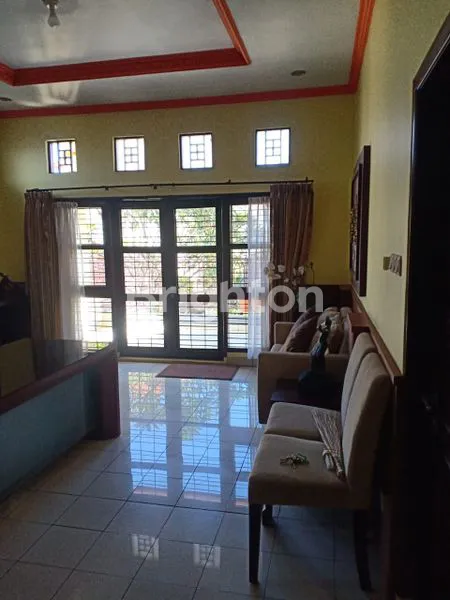 image RUMAH 2 LANTAI BESAR DAN LUAS DI DENPASAR (7)