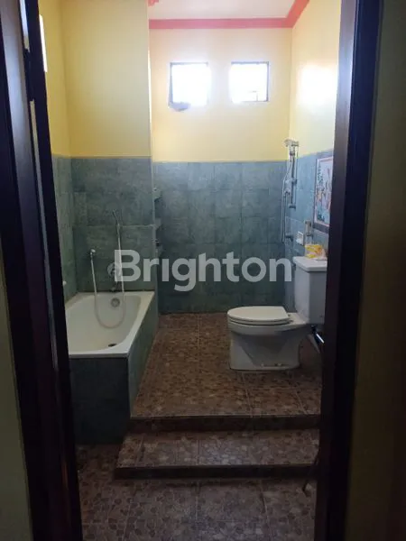 image RUMAH 2 LANTAI BESAR DAN LUAS DI DENPASAR (4)