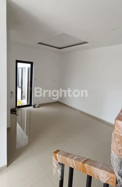 image RUMAH HOOK GRESS 2LT, GADING PANTAI, SANGAT DEKAT RAYA KENJERAN (3)