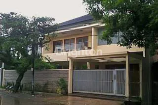 MAINROAD ANTAPANI BANDUNG RUMAH MEWAH MINIMALIS TROPIS 2 LANTAI