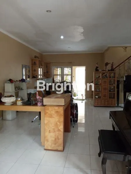 image RUMAH MEWAH DI TAMAN ARIES (4)