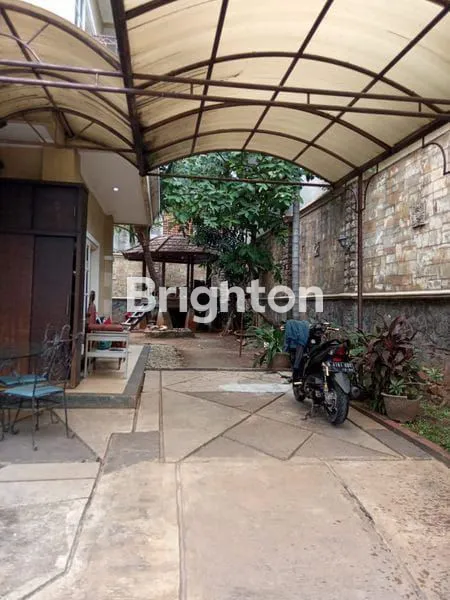 image RUMAH MEWAH DI TAMAN ARIES (6)