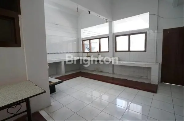 image RUMAH MEWAH HOOK TERAWAT 2 LANTAI DHARMAHUSADA INDAH (5)