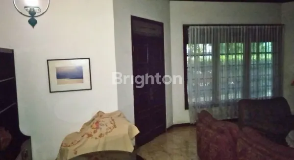 image RUMAH HOEK 2 LANTAI JAKASAMPURNA BEKASI (5)