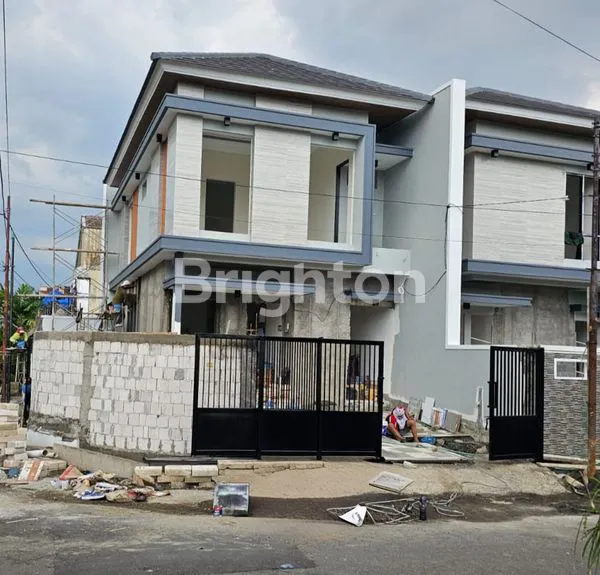 image RUMAH 2 LANTAI MINIMALIS SELANGKAH KE MERR AREA BARUK DEKAT STIKOM (3)