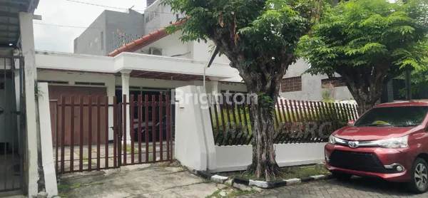 image INVESTASI TERBAIK DI DARMO PERMAI: RUMAH 1 LANTAI DENGAN CARPORT LUAS! (1)