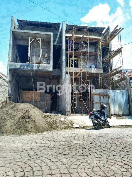 image RUMAH BARU 2 LANTAI NIRWANA EKSEKUTIF DEKAT MERR / IPH / BARUK (2)