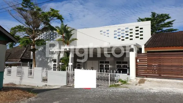image RUMAH CANTIK KOLAM RENANG DI PERUMAHAN PUPUK  (8)