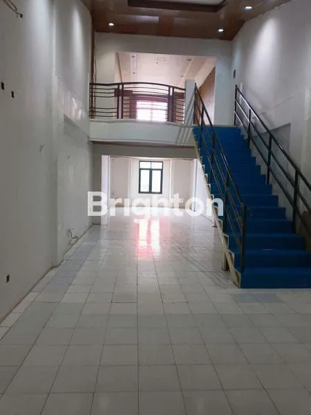 image RUKO SIAP HUNI, LOKASI STRATEGIS, ADA PARKIRAN,  COCOK UNTUK KANTOR DAN JUALAN APAPUN, DAERAH WIYUNG (4)