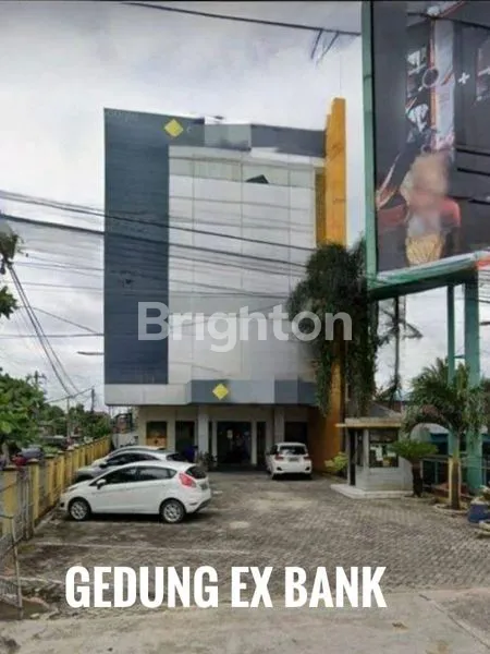 image RUKO EX BANK 4 LANTAI PREMIUM DI JALAN SUDIRMAN PEKANBARU (1)