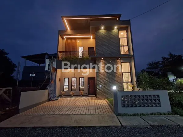 image RUMAH MEWAH DI KEDAMAIAN BANDAR LAMPUNG (1)