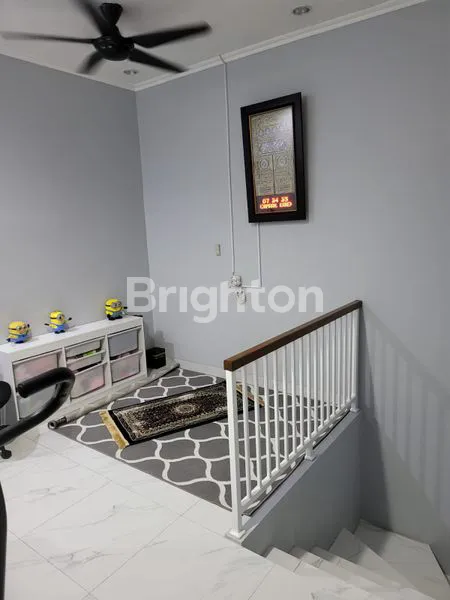 image RUMAH 2 LANTAI RAPI SEMI FURNISHED (3)