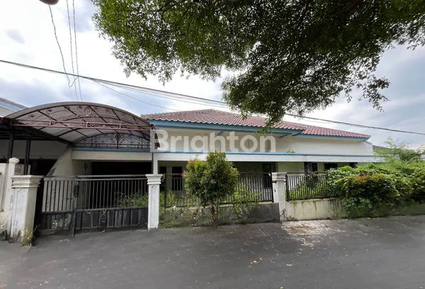 image RUMAH MEWAH LUAS SIAP HUNI (1)