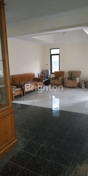image RUMAH MEWAH LUAS SIAP HUNI (4)