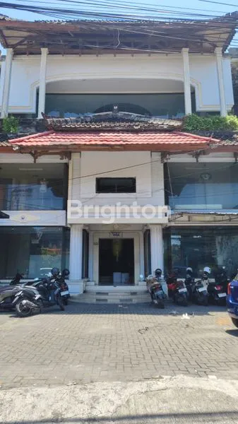 BANGUNAN AREA LEGIAN