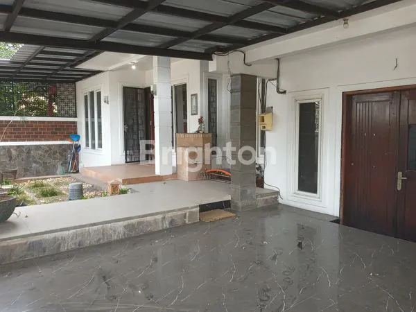 image RUMAH STRATEGIS DI PUSAT DEPOK (2)