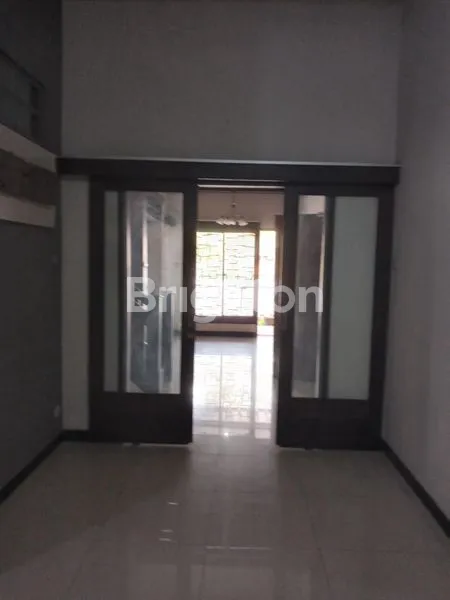 image RUMAH STRATEGIS DI PUSAT DEPOK (6)