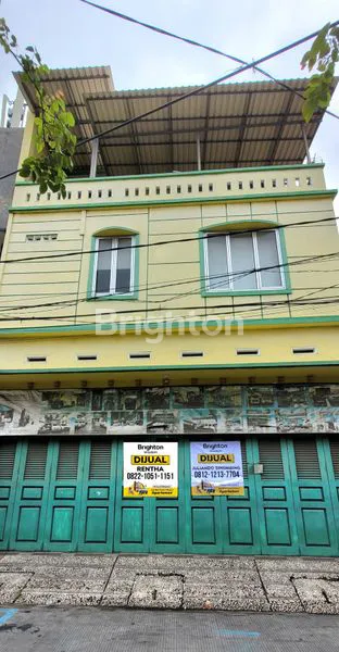 RUMAH 3 LANTAI PLUS GUDANG DI ATAS AREA SUNGAI BAMBU TANJUNG PRIOK JAKARTA UTARA