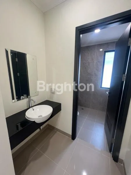 image RUMAH BARU SIAP HUNI DI CARSON SUMMARECON GADING SERPONG (8)