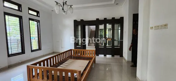 image RUMAH DUA LANTAI DEKAT PANTAI MANGGAR DAN PERUSAHAAN THIESS (8)