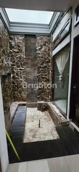 image RUMAH DUA LANTAI DEKAT PANTAI MANGGAR DAN PERUSAHAAN THIESS (3)